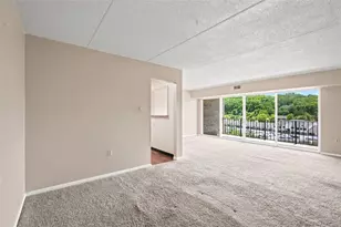 2160 Greentree Rd, Scott Township, PA 15220 - Photo 10