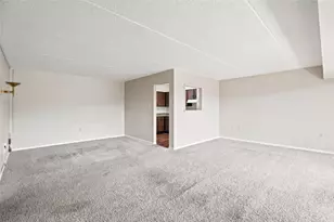 2160 Greentree Rd, Scott Township, PA 15220 - Photo 4