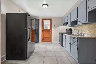 93 W Bruceton Rd, Pittsburgh, PA 15236 - Photo 16