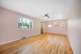 4704 Woodhill Dr, Munhall, PA 15120 - Photo 8