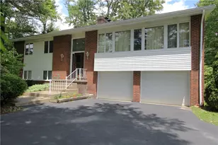 331 Roberts Ln, Neshannock Township, PA 16105 - Photo 2
