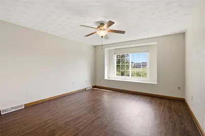 1027 Blackthorne Dr #A, Penn Twp, PA 15644 - Photo 22