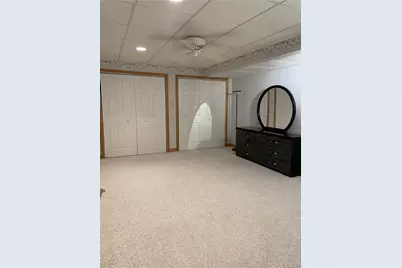 1027 Blackthorne Dr #A, Penn Twp, PA 15644 - Photo 12