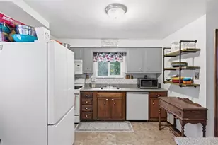 239 Golden Gate Dr, Verona, PA 15147 - Photo 10