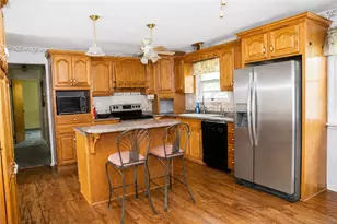 1092 Williams Dr, Washington Township, PA 15012 - Photo 6
