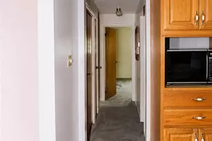 1092 Williams Dr, Washington Township, PA 15012 - Photo 8