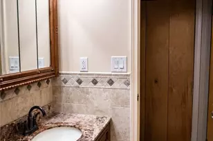 1092 Williams Dr, Washington Township, PA 15012 - Photo 16