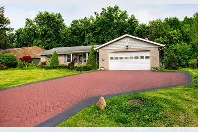 1092 Williams Dr, Washington Township, PA 15012 - Photo 2