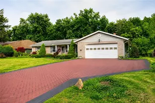 1092 Williams Dr, Washington Township, PA 15012 - Photo 2