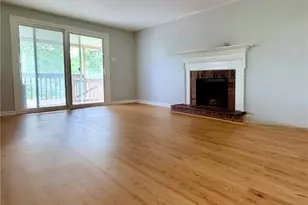 204 Glengarry Dr, Moon/Crescent Twp, PA 15108 - Photo 6