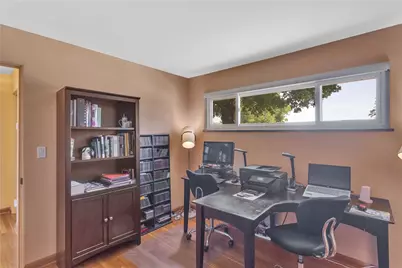 930 Crestview Dr, Ellwood City, PA 16117 - Photo 10