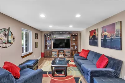 930 Crestview Dr, Ellwood City, PA 16117 - Photo 22