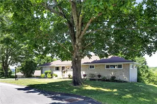 930 Crestview Dr, Ellwood City, PA 16117 - Photo 36