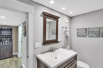 930 Crestview Dr, Ellwood City, PA 16117 - Photo 24