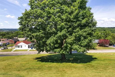 930 Crestview Dr, Ellwood City, PA 16117 - Photo 36
