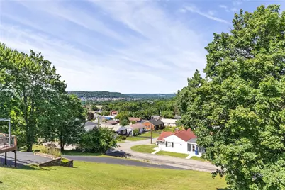 930 Crestview Dr, Ellwood City, PA 16117 - Photo 32