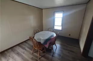 516 Division Ave, Ellwood City, PA 16117 - Photo 10