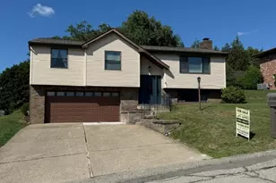 2805 Knights Ct, Lower Burrell, PA 15068 - Photo 2