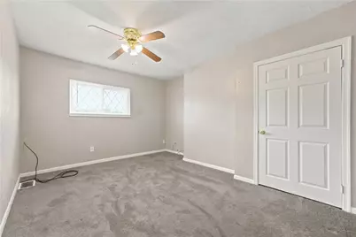 2734 Philadelphia Ave, Pittsburgh, PA 15216 - Photo 16