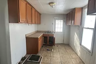 824 Franklin Ave, New Castle, PA 16101 - Photo 8