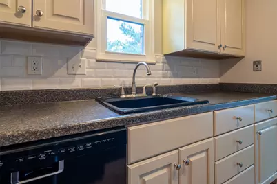 221 Woodbridge Ct, Ross Twp, PA 15237 - Photo 6