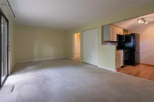 221 Woodbridge Ct, Ross Twp, PA 15237 - Photo 4
