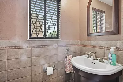 1648 Queens Dr, South Park, PA 15129 - Photo 10