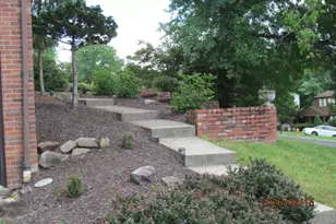 1648 Queens Dr, South Park, PA 15129 - Photo 32