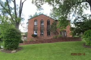 1648 Queens Dr, South Park, PA 15129 - Photo 1
