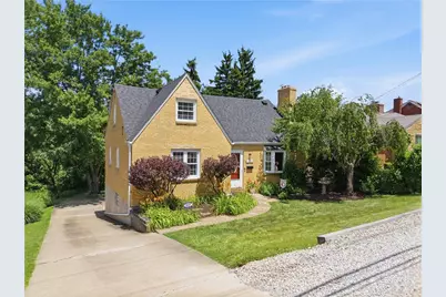 1100 Raven Dr, Scott Township, PA 15243 - Photo 2