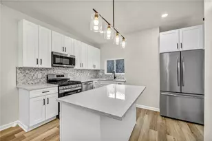 5115 Poe Wy, Pittsburgh, PA 15201 - Photo 2
