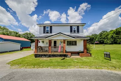 27 Locust St, Pine Township-Hellwood, PA 15710 - Photo 1