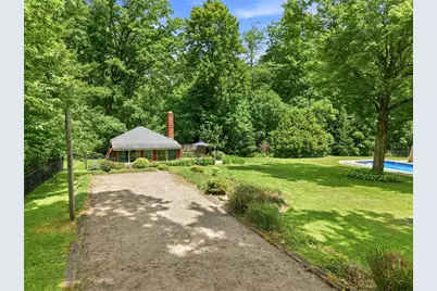 401 Robertson Rd, Hermitage, PA 16148 - Photo 40