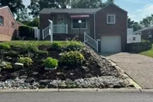 320 Glencoe Dr, West Mifflin, PA 15122 - Photo 1