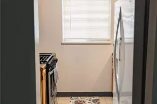 320 Glencoe Dr, West Mifflin, PA 15122 - Photo 20