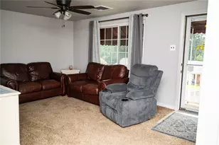 320 Glencoe Dr, West Mifflin, PA 15122 - Photo 10