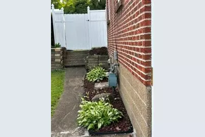 320 Glencoe Dr, West Mifflin, PA 15122 - Photo 2