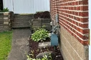 320 Glencoe Dr, West Mifflin, PA 15122 - Photo 2