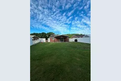 320 Glencoe Dr, West Mifflin, PA 15122 - Photo 4