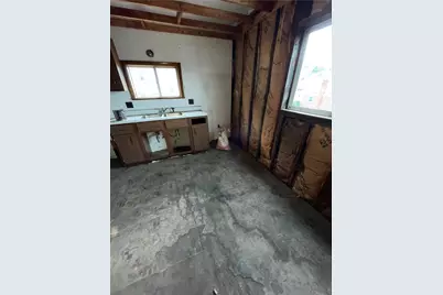 401 Euclid Ave, Glassport, PA 15045 - Photo 4