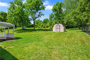 365 Fruitwood Dr, Bethel Park, PA 15102 - Photo 32