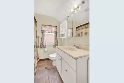 6821 Buchanan Ave, West Mifflin, PA 15122 - Photo 14