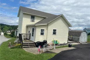 228 Union St, Dunbar Township, PA 15430 - Photo 2