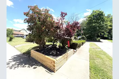 437 Liberty St, Harmony Boro, PA 16037 - Photo 4