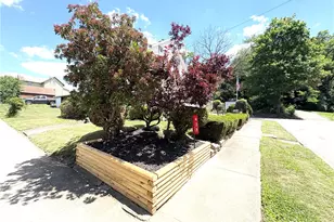 437 Liberty St, Harmony Boro, PA 16037 - Photo 4