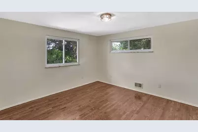 235 Ryan Dr, Scott Township, PA 15220 - Photo 32