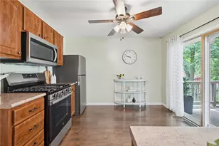 515 Cresthaven Dr, Pittsburgh, PA 15239 - Photo 12