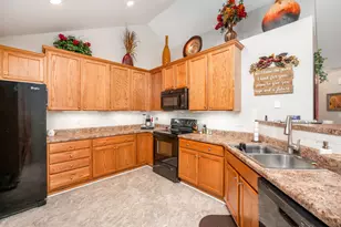 1031 Silver Oak Dr, Connoquenessing Township, PA 16053 - Photo 10