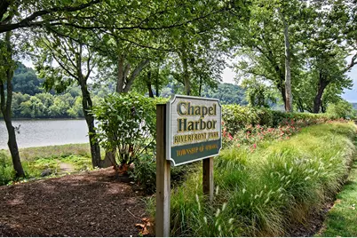 134 Chapel Harbor Dr, Pittsburgh, PA 15238 - Photo 2
