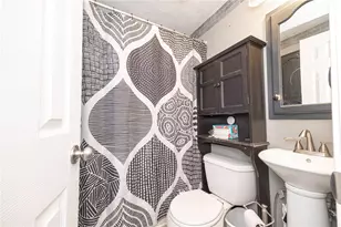422 Oakhurst Ave, North Versailles, PA 15137 - Photo 10